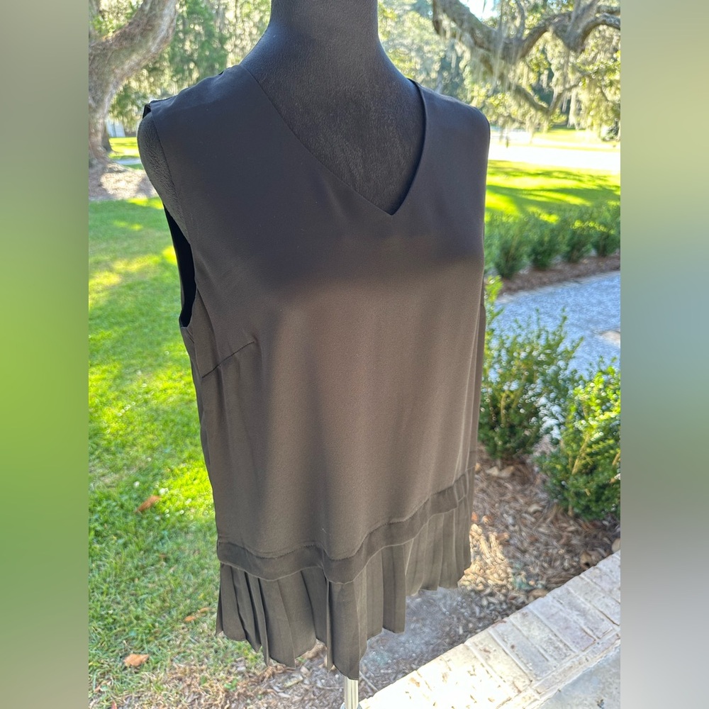 NWT- The Limited - Sz M - Smoke free home